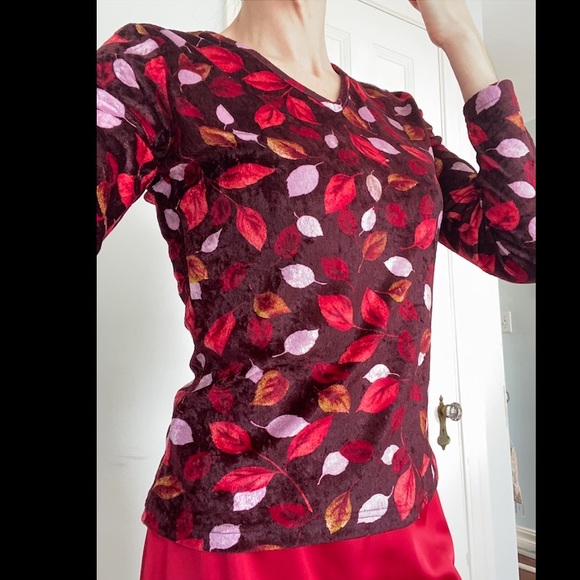 Long sleeve V neck velvety Fall Leaf print top M - Picture 3 of 5